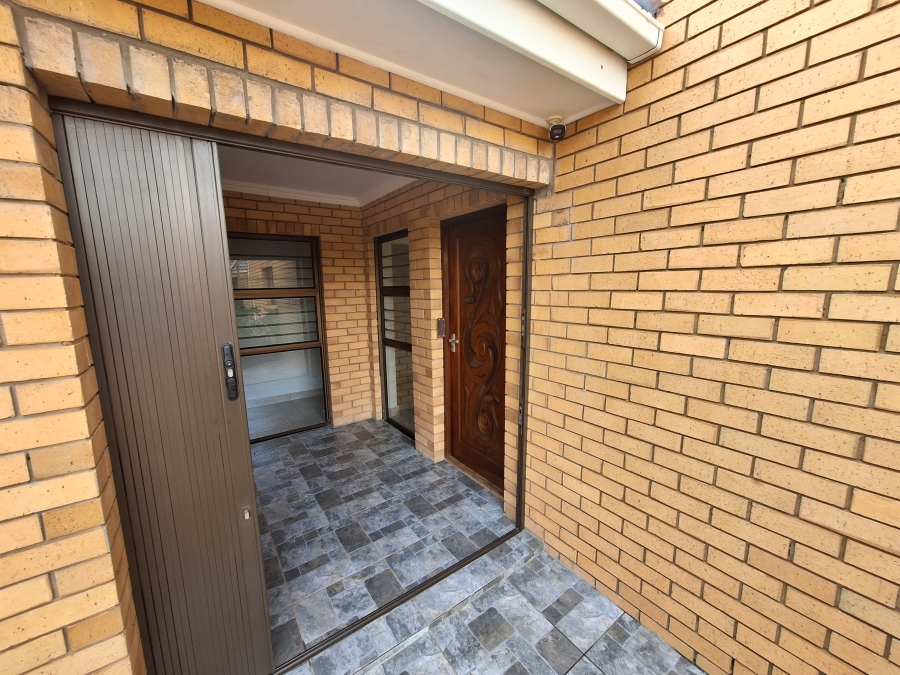 4 Bedroom Property for Sale in Wavecrest Eastern Cape